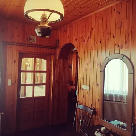 Csongor Vendeghaz Tatil Evi *